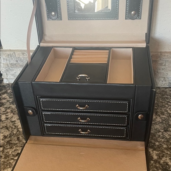 Travel Jewelry Organizer Box - Picture 2 of 12